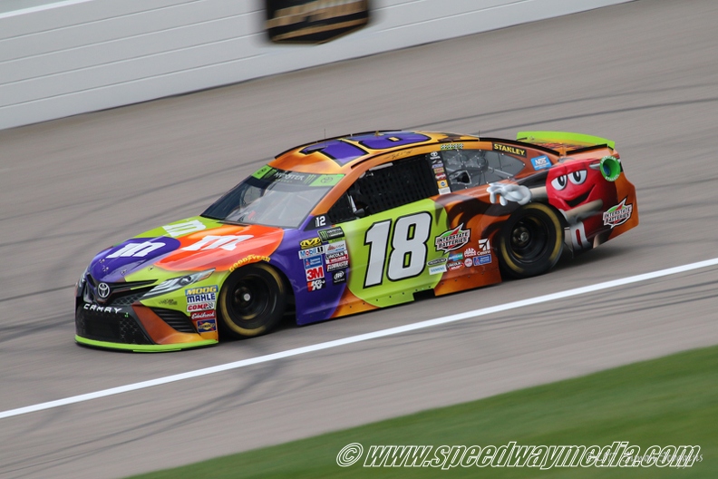 09_Chasers_Kyle Busch_Oct17.jpg