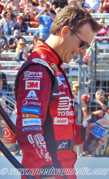 Jeff Gordon During Driver Introductions New Hampshire 2015.JPG
