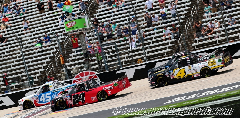 Camping World Truck - SpeedyCash.com 220 - Texas - photo by Ron Olds - sm15 