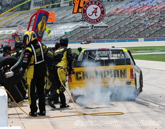 Camping World Truck - SpeedyCash.com 220 - Texas - photo by Ron Olds - sm20 